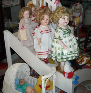 Grand Shirl's Doll and Toy Museum